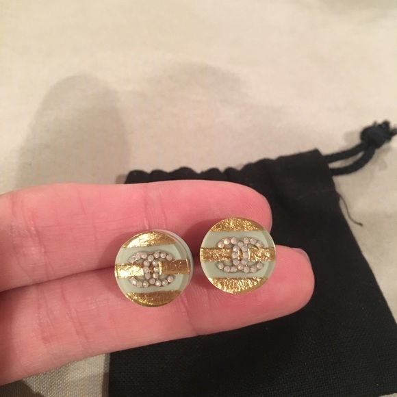 Chanel mint and gold acrylic stud earrings - Picture 2 of 4